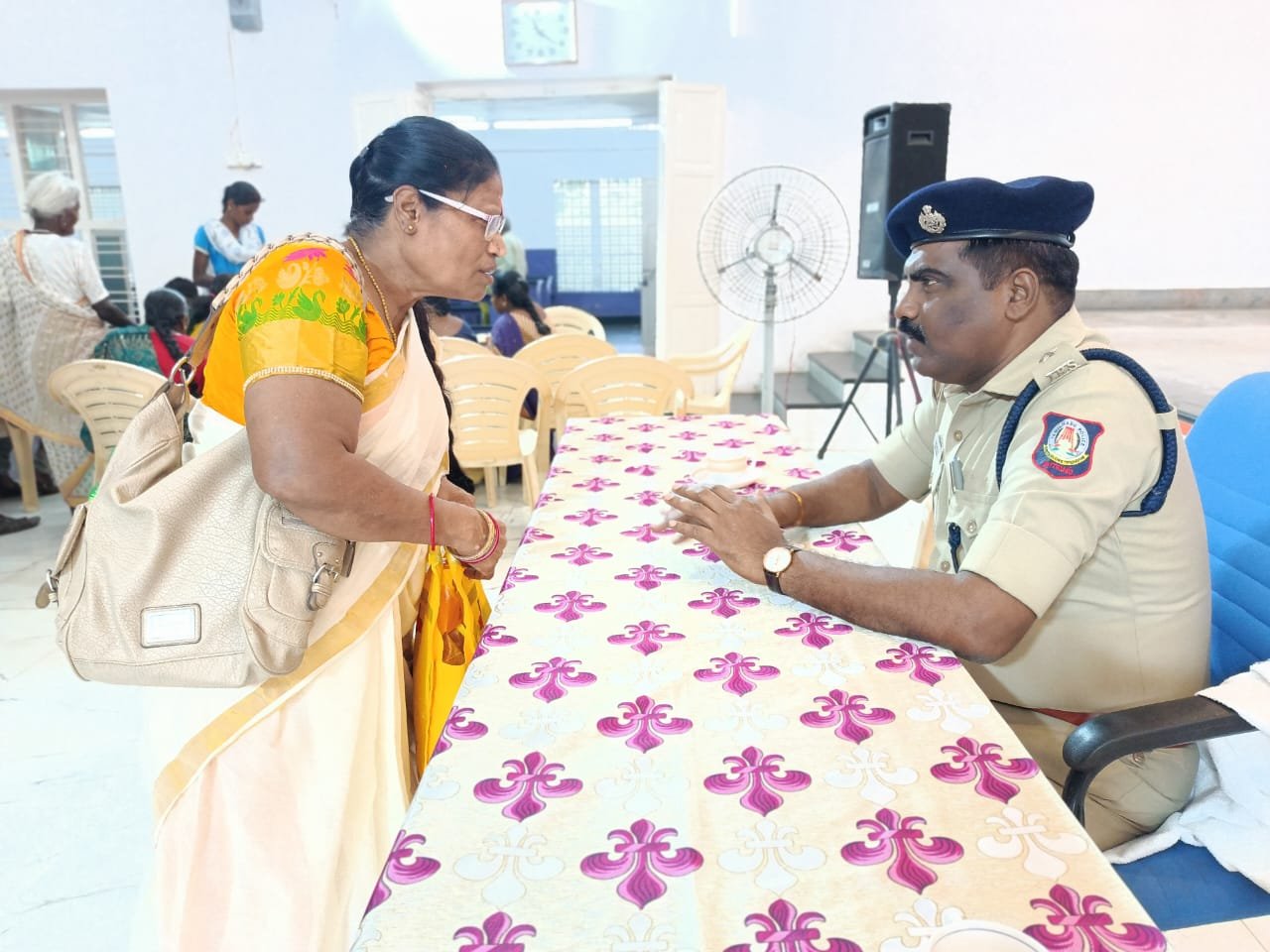 வேலூர் மாவட்டத்தில் காவல்துறை சார்பில் சிறப்பு குறைதீர்வு முகாம்.