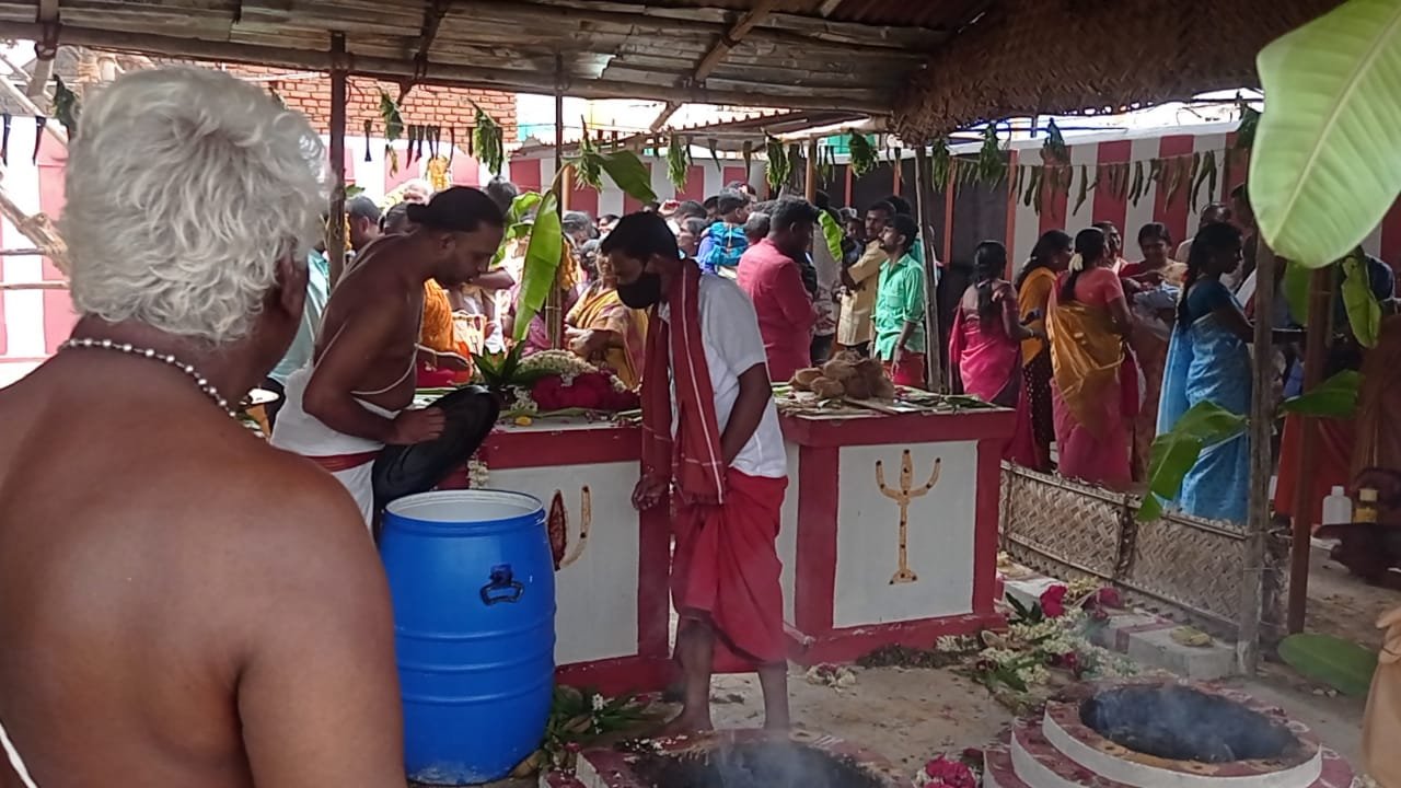 உத்தமபாளையம் தாலுகா உட்பட்ட அம்மா பட்டியில் 200 ஆண்டுகள் பழமையான ராமர் கோயில் கும்பாபிஷேக விழா மிகவும் சிறப்பாக நடைபெற்றது.