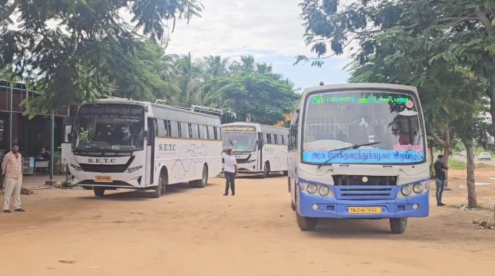 ஆந்திர மாநிலத்தில் முன்னாள் முதல்வர் சந்திரபாபு நாயுடு ஊழல் புகாரில் கைது.