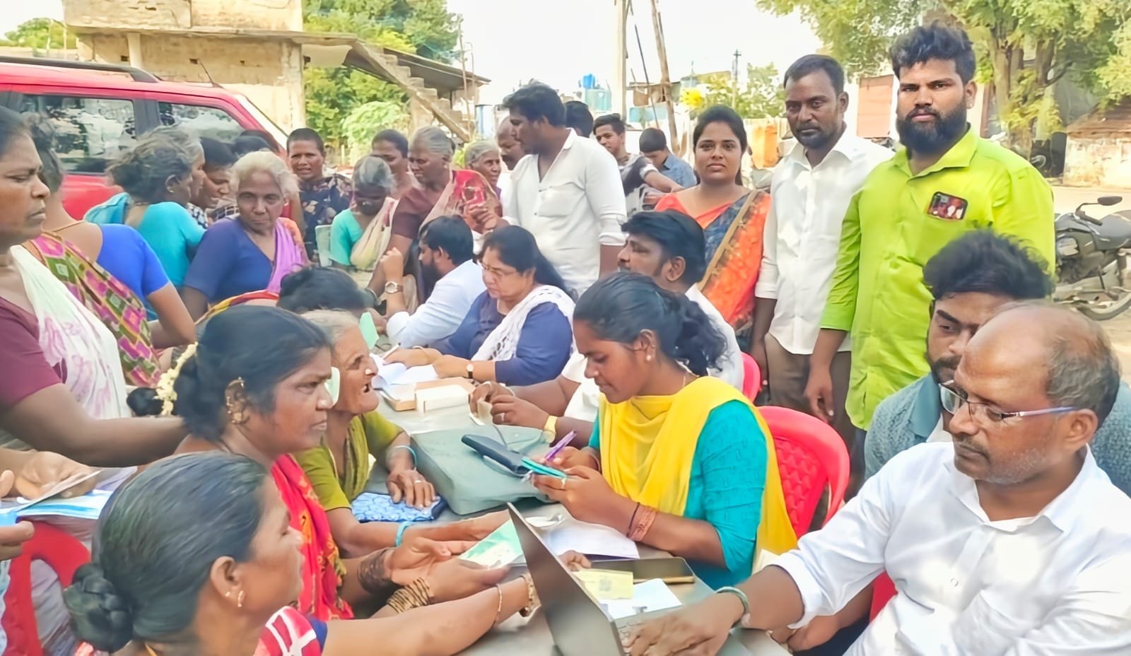 இந்தியப் பிரதமர் நரேந்திர மோடி அவர்களின் பிறந்த நாள்,  புல்லரம்பாக்கத்தில் பாரதிய ஜனதா கட்சி சார்பில் நடைபெற்ற நலத்திட்ட முகாம்.