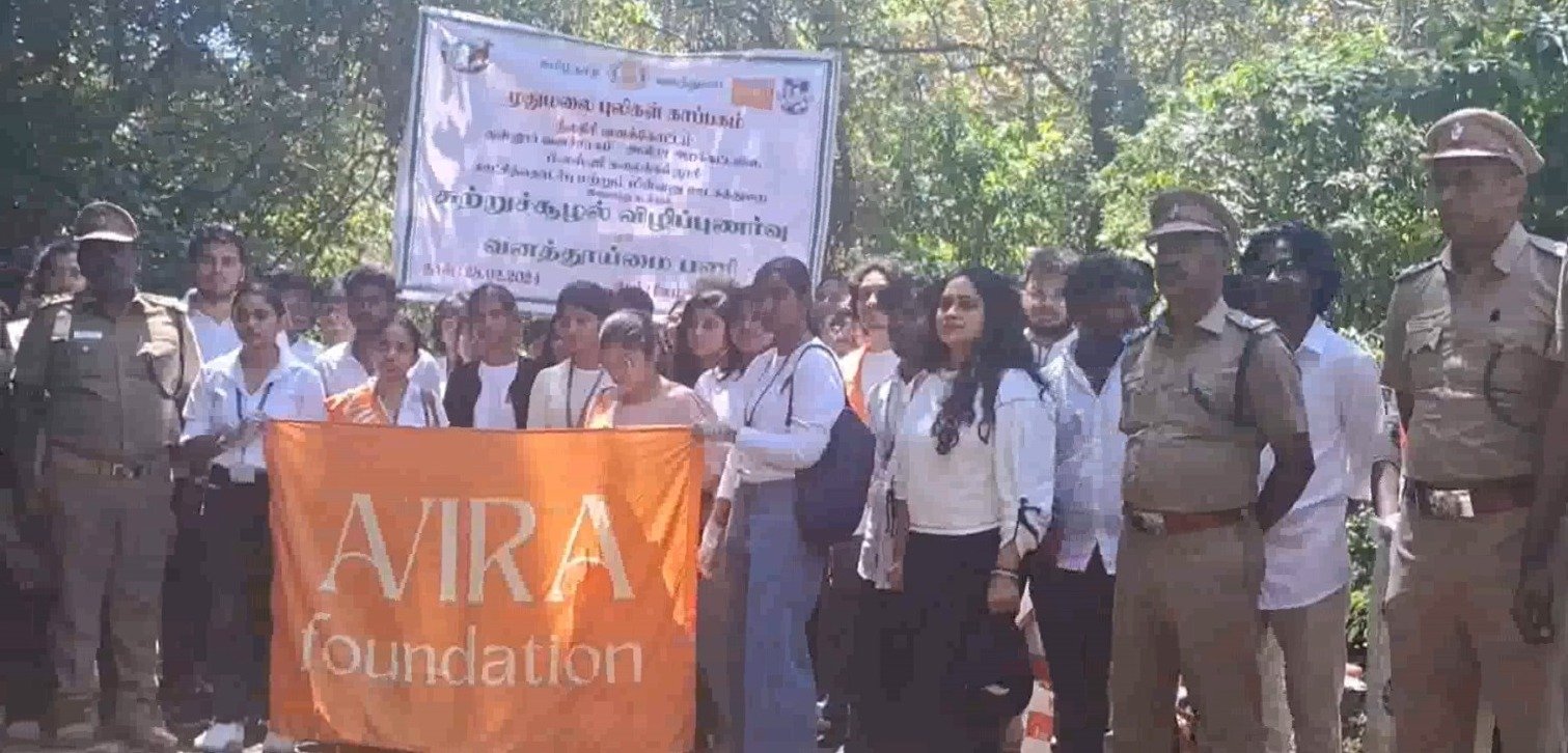 நீலகிரி மாவட்டம் குன்னூரில் சுற்றுச்சூழல் விழிப்புணர்வு பிஎஸ்ஜி கலைக் கல்லூரி மாணவ மாணவியர்கள் மேற்கொண்டனர். நீலகிரி மாவட்டம் குன்னூரில் சுற்றுச்சூழல் விழிப்புணர்வு பிஎஸ்ஜி கலைக் கல்லூரி மாணவ மாணவியர்கள் மேற்கொண்டனர்.