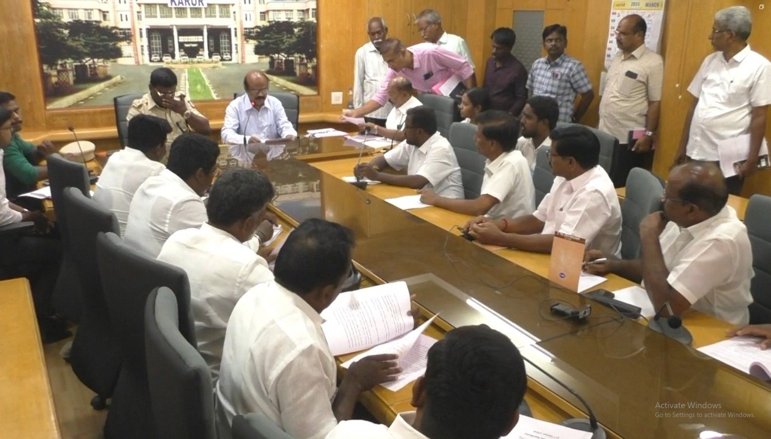 பாராளுமன்ற பொது தேர்தல் 2024 நடத்தை நெறி விதிகள் குறித்து ஆலோசனைக் கூட்டம் மாவட்ட தேர்தல் அலுவலர் தங்கவேல் தலைமையில் நடைபெற்றது