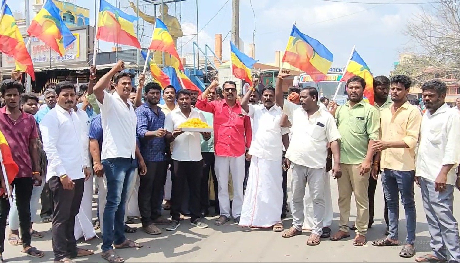 2024 நடைபெற உள்ள நாடாளுமன்றத் தேர்தலில் பாமக வேட்பாளர் பட்டியலை பாமக நிறுவனர் மருத்துவர் ராமதாஸ் வெளியிட்டார் இந்நிலையில் அரக்கோணம் நாடாளுமன்ற தொகுதியில் போட்டியிடக்கூடிய வேட்பாளராக வழக்கறிஞர் கே. பாலு அறிவிப்பு. 2024 நடைபெற உள்ள நாடாளுமன்றத் தேர்தலில் பாமக வேட்பாளர் பட்டியலை பாமக நிறுவனர் மருத்துவர் ராமதாஸ் வெளியிட்டார் இந்நிலையில் அரக்கோணம் நாடாளுமன்ற தொகுதியில் போட்டியிடக்கூடிய வேட்பாளராக வழக்கறிஞர் கே. பாலு அறிவிப்பு.