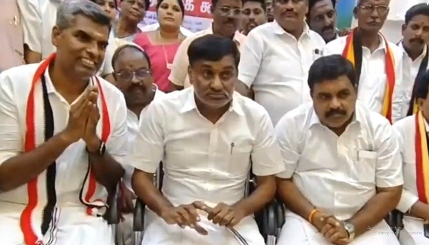 ஏ.சி.சண்முகம் துரோகி, மனநிலை பாதிக்கப்பட்டுள்ளார் ஏ.சி.சண்முகம் துரோகி, மனநிலை பாதிக்கப்பட்டுள்ளார்