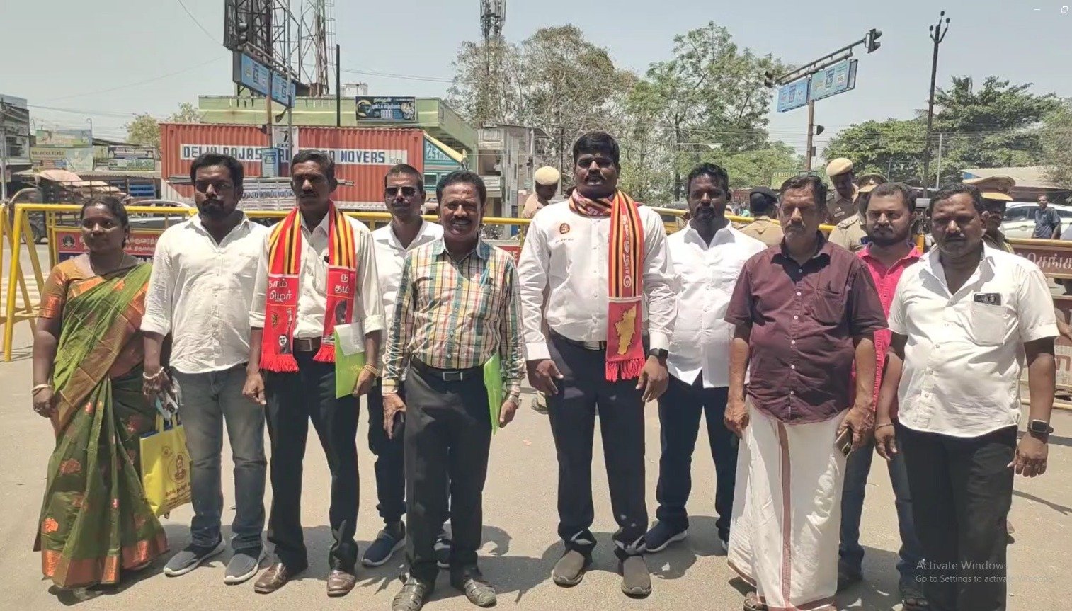 திருவள்ளூர். நாம் தமிழர் கட்சி சார்பில் ஜெகதீஷ் சுந்தர் இன்று வேட்பு மனுவை தாக்கல் செய்தார். திருவள்ளூர். நாம் தமிழர் கட்சி சார்பில் ஜெகதீஷ் சுந்தர் இன்று வேட்பு மனுவை தாக்கல் செய்தார்.