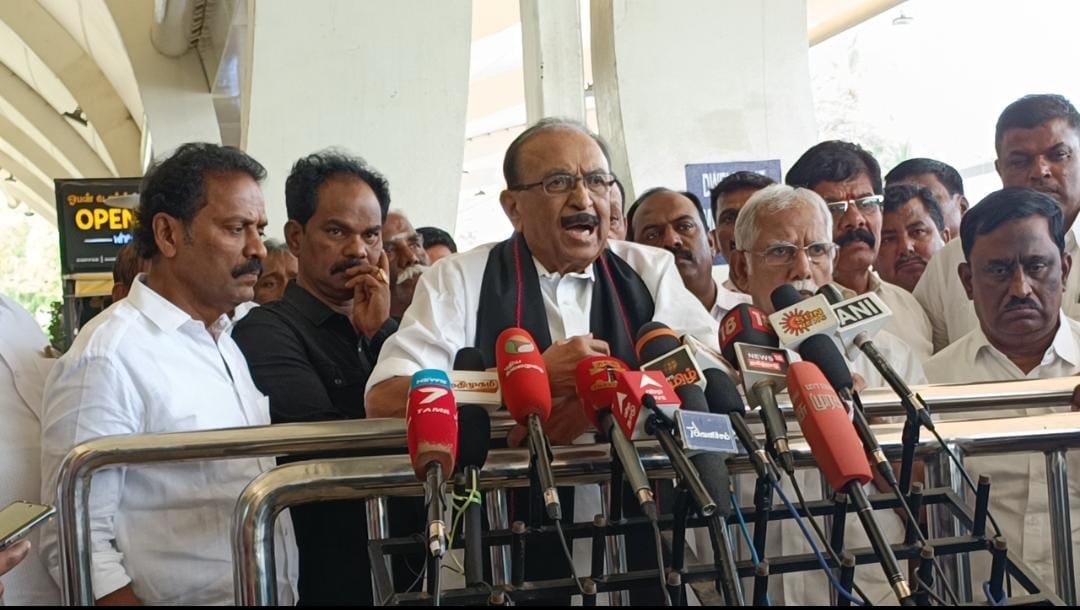 எம்பி சீட் கிடைக்காததால் ஈரொடு எம்பி கனேசமூர்த்தி தற்கொலை என்ற செய்தியை ஒரு சதவிகிதம் கூட நான் நம்ப மாட்டேன், கோவையில் வைகோ கண்ணீர் பேட்டி எம்பி சீட் கிடைக்காததால் ஈரொடு எம்பி கனேசமூர்த்தி தற்கொலை என்ற செய்தியை ஒரு சதவிகிதம் கூட நான் நம்ப மாட்டேன், கோவையில் வைகோ கண்ணீர் பேட்டி