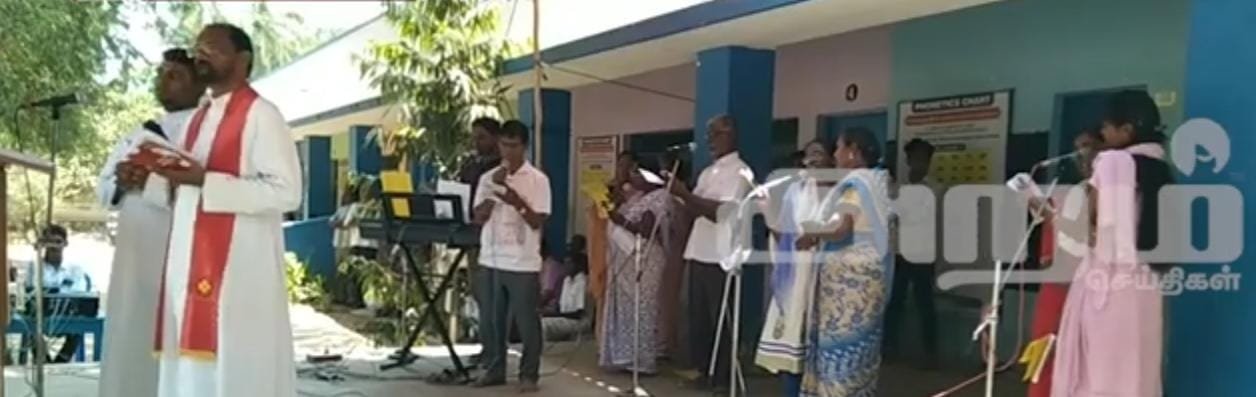 ஓமலூர் புனித இராயப்பர் சின்னப்பர் திருத்தலத்தில் புனித வெள்ளியை முன்னிட்டு பெரிய சிலுவைப்பாதை பவனி நடைபெற்றது