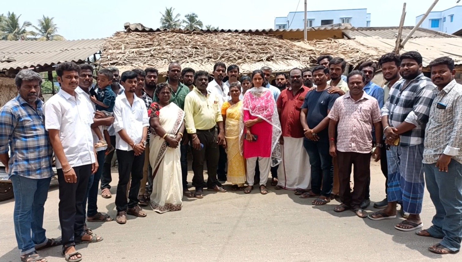 மருத்துவ உதவிக்காக களம் இறங்கிய நண்பர்கள்