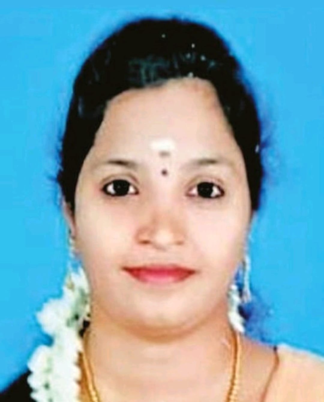 சென்னை பெண் குடியாத்தம் அருகே கழுத்தை அறுத்து படுகொலை! சென்னை பெண் குடியாத்தம் அருகே கழுத்தை அறுத்து படுகொலை!
