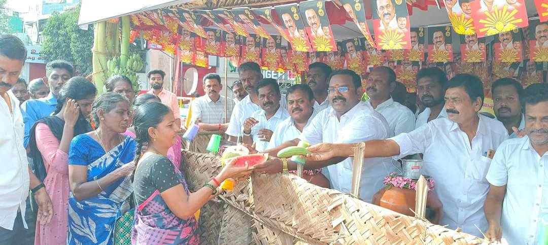 கரூர் மாவட்ட திமுக சார்பில் நீர் மோர் பந்தல் திறப்பு