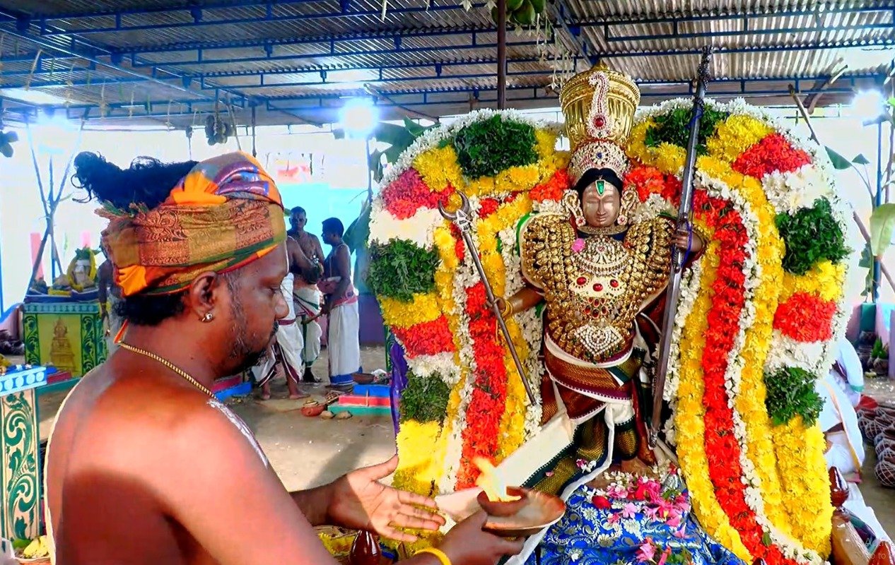 மன்னார்குடி அருகே பழமை வாய்ந்த ஸ்ரீ கோதண்ட இரமஸ்சுவாமி திருக்கோவில் 82 ஆண்டுகளுக்கு பிறகு கும்பாபிஷேகம் . திரளான பக்தர்கள் சாமி தரிசனம் செய்தனர்