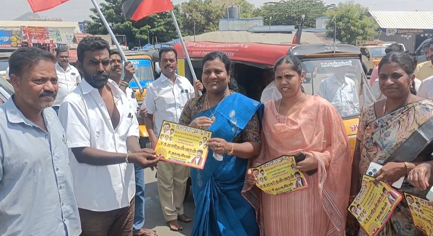 90 களின் நினைவை பிரதிபலிக்கும் வகையில் நடைபெற்ற ஆட்டோ பிரட்சாரம்…. 90 களின் நினைவை பிரதிபலிக்கும் வகையில் நடைபெற்ற ஆட்டோ பிரட்சாரம்….