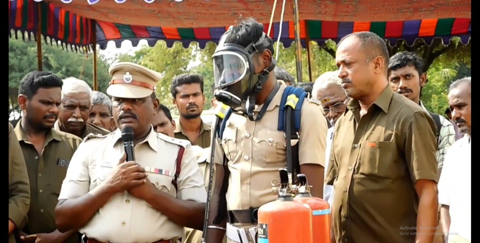 ஈரோட்டில் வட்டாரப் போக்குவரத்து கழகம் சார்பில் நடைபெற்ற பள்ளி வாகனங்கள் பாதுகாப்பு குறித்து மாவட்ட ஆட்சியர் கலந்துகொண்டு ஆய்வு மேற்கொண்டார்.. ஈரோட்டில் வட்டாரப் போக்குவரத்து கழகம் சார்பில் நடைபெற்ற பள்ளி வாகனங்கள் பாதுகாப்பு குறித்து மாவட்ட ஆட்சியர் கலந்துகொண்டு ஆய்வு மேற்கொண்டார்..