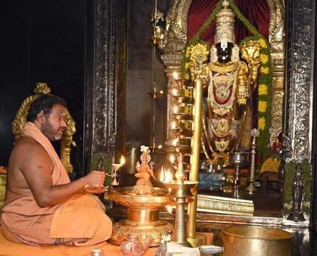 வேலூர் ஸ்ரீபுரத்தில் மங்கள நாராயணிக்கு சிறப்பு பூஜை..