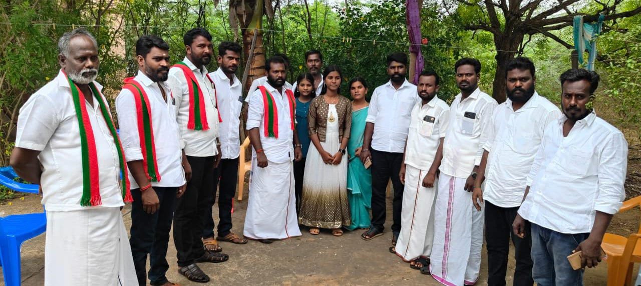 தமிழக மக்கள் முன்னேற்ற கழகத்தின் சார்பில் மாநில அளவில் முதல் இடம் பிடித்த மாணவிக்கு பாராட்டு. தமிழக மக்கள் முன்னேற்ற கழகத்தின் சார்பில் மாநில அளவில் முதல் இடம் பிடித்த மாணவிக்கு பாராட்டு.