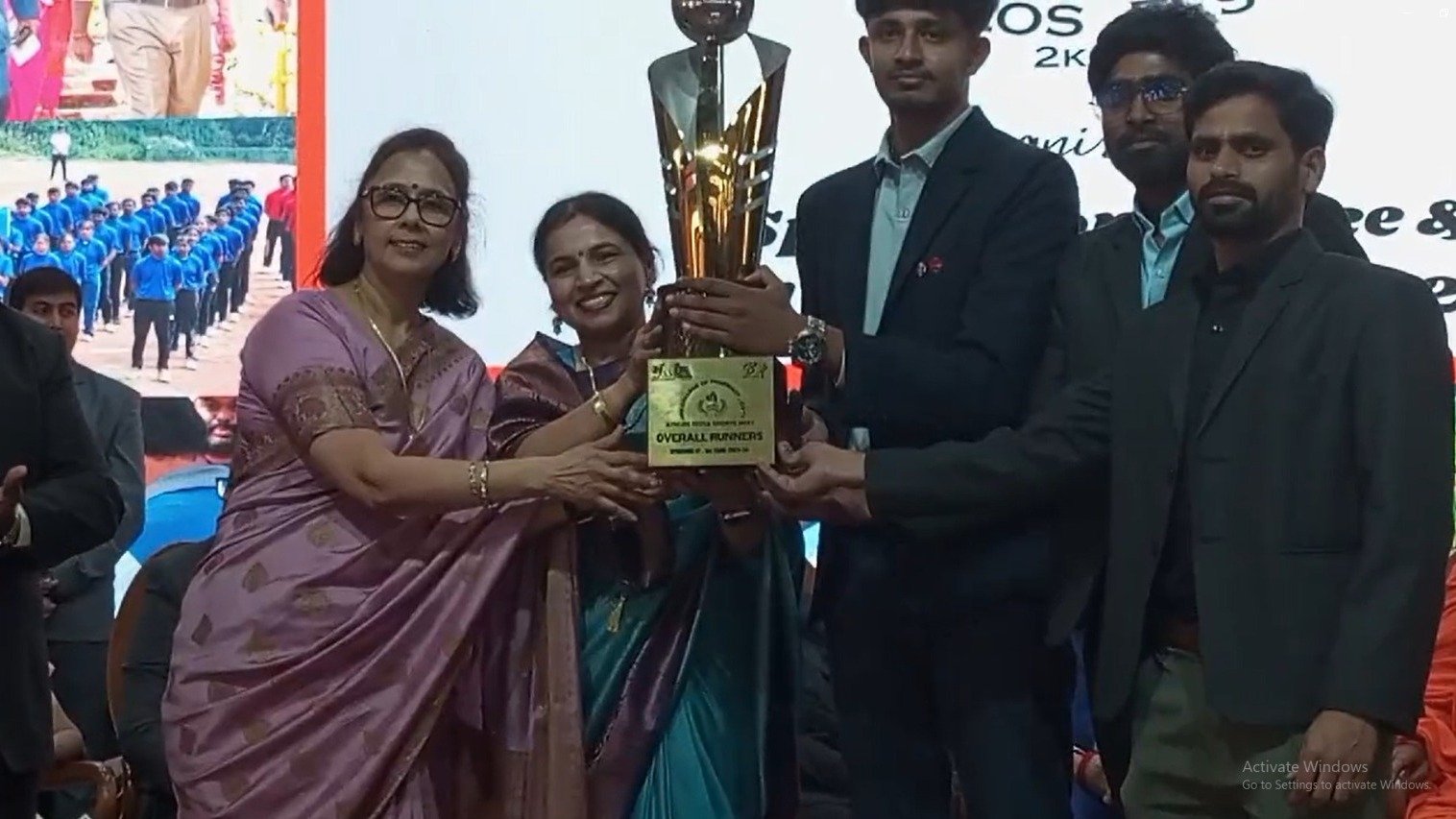 ஊட்டியின் நிலவும் அதிக வெப்பத்தால் நோய்கள் பரவ வாய்ப்பு ஜெ.எஸ்.எஸ் மருந்தாக்கியல் கல்லூரியின் முப்பெரும் விழாவில் எச்சரிக்கை. ஊட்டியின் நிலவும் அதிக வெப்பத்தால் நோய்கள் பரவ வாய்ப்பு ஜெ.எஸ்.எஸ் மருந்தாக்கியல் கல்லூரியின் முப்பெரும் விழாவில் எச்சரிக்கை.