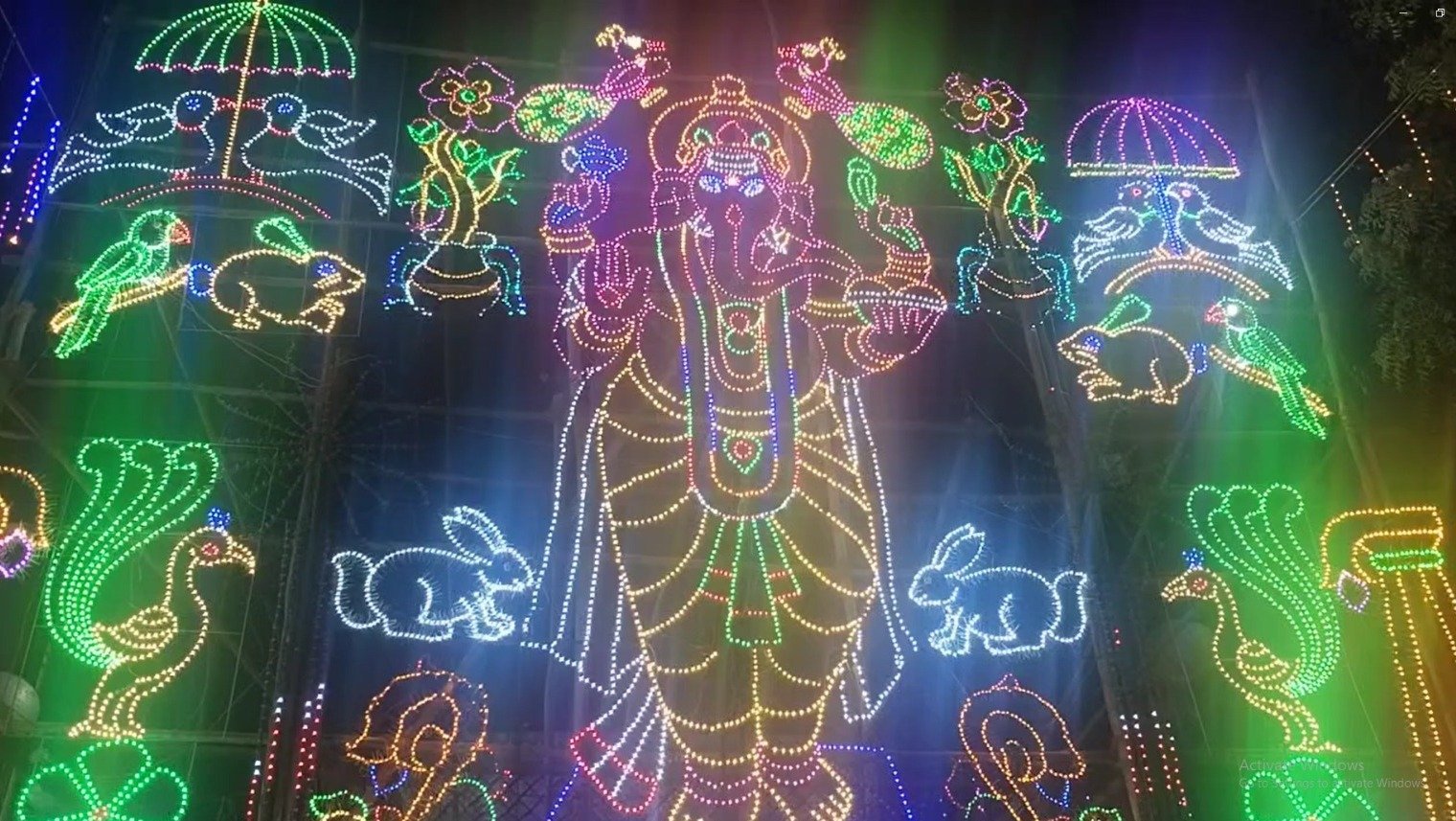 அச்சுதராயபுரம் கௌரி மாரியம்மன் கோயிலின் 57 ம் ஆண்டு தீமிதி திருவிழா மயிலாடுதுறையில் 5000 க்கு மேற்பட்ட பக்தர்கள் கலந்து கொண்டனர்.