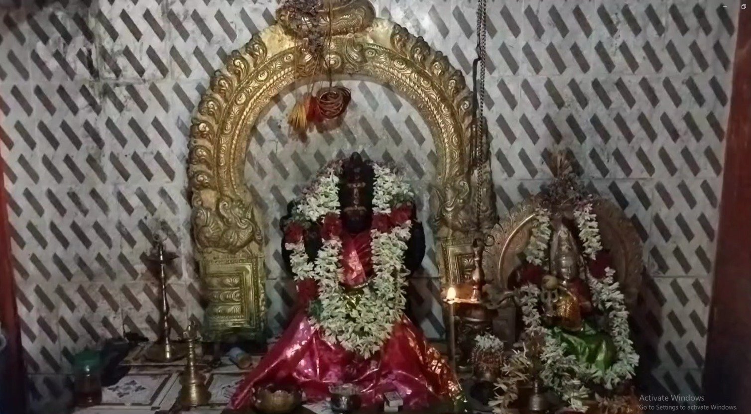 தேரழந்தூர் சந்தான காளியம்மன் ஆலய 19 ஆம் ஆண்டு பால்குட காவடி திருவிழா திரளான பக்தர்கள் பங்கேற்பு. தேரழந்தூர் சந்தான காளியம்மன் ஆலய 19 ஆம் ஆண்டு பால்குட காவடி திருவிழா திரளான பக்தர்கள் பங்கேற்பு.