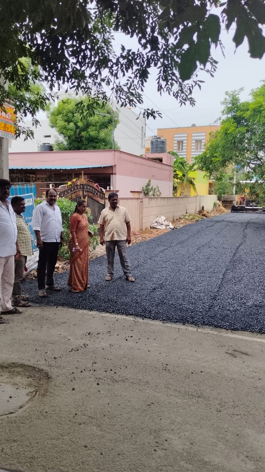 அரக்கோணம் தமிழ்நாடு வீட்டு வசதி வாரிய குடியிருப்பில் கடந்த 15 வருடங்களின் கோரிக்கை மீது நடவடிக்கை மேற்கொண்ட நகர மன்ற உறுப்பினருக்கு அப்பகுதி மக்கள் நன்றிகளை தெரிவித்து வருகின்றனர்.