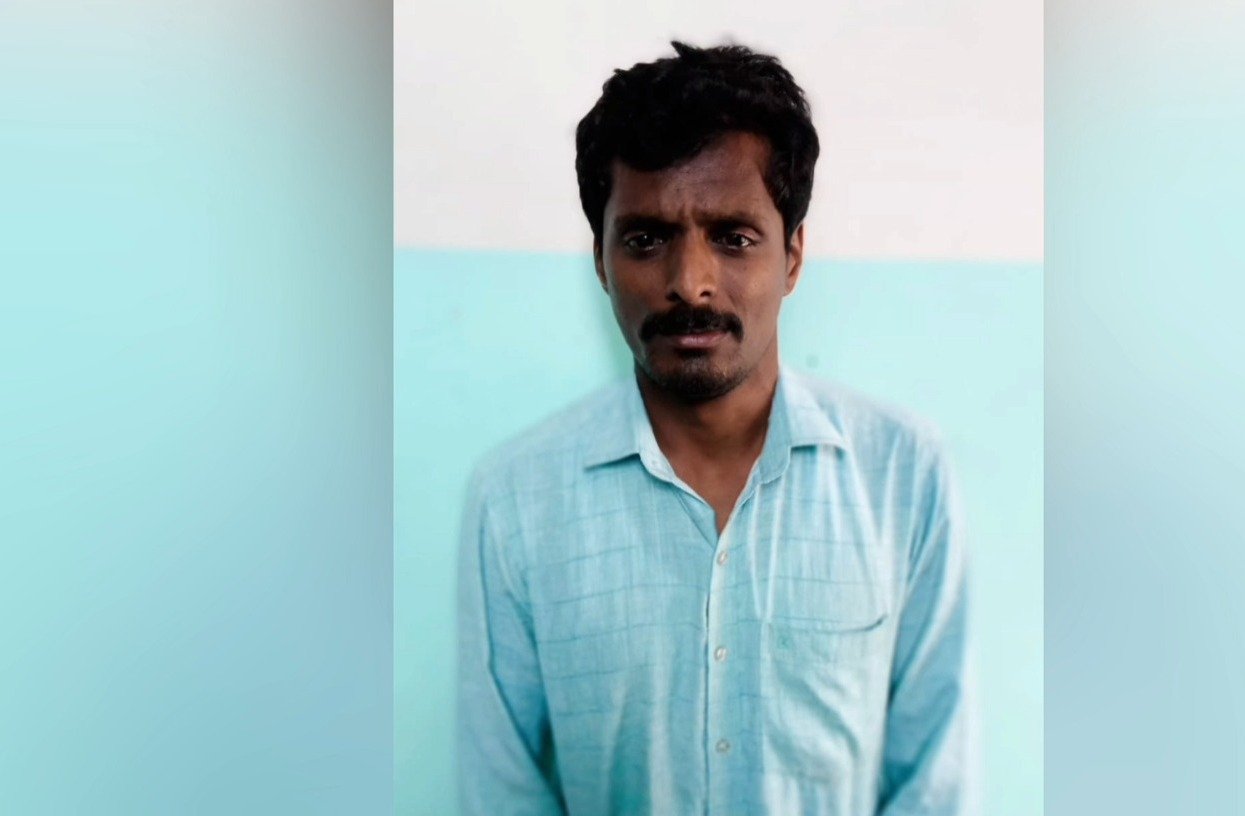 கோவில்பட்டியில் தடை செய்யப்பட்ட புகையிலை பொருள்களுடன் இளைஞரை போலீஸார் கைது செய்தனர்.