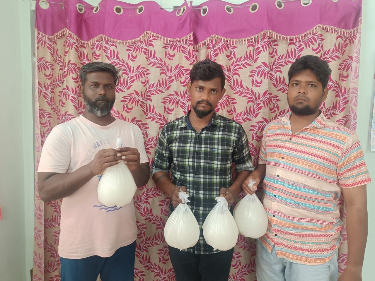 ஆந்திர மாநிலத்தில் இருந்து தமிழக பகுதிக்கு இருசக்கர வாகனத்தில் கள் கடத்தி வந்த மூவர் கைது!
