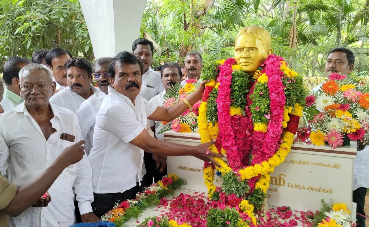 தூத்துக்குடியில் திமுக முன்னால் மாவட்ட செயலாளர் என்.பெரியசாமியின் 8ஆம் ஆண்டு நினைவு தினம் அனுசரிப்பு