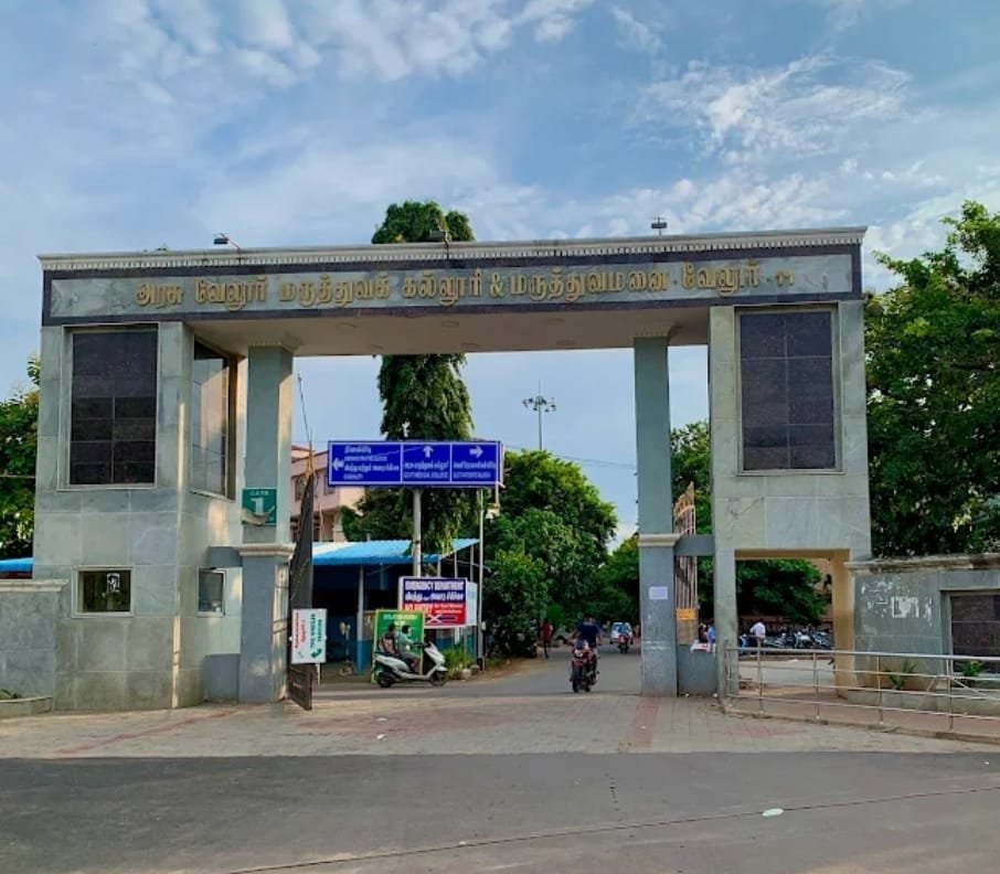 பச்சிளம் குழந்தையின் விரலை கத்தரித்த செவிலியர். அரசு மருத்துவமனையில் அலட்சியம்!