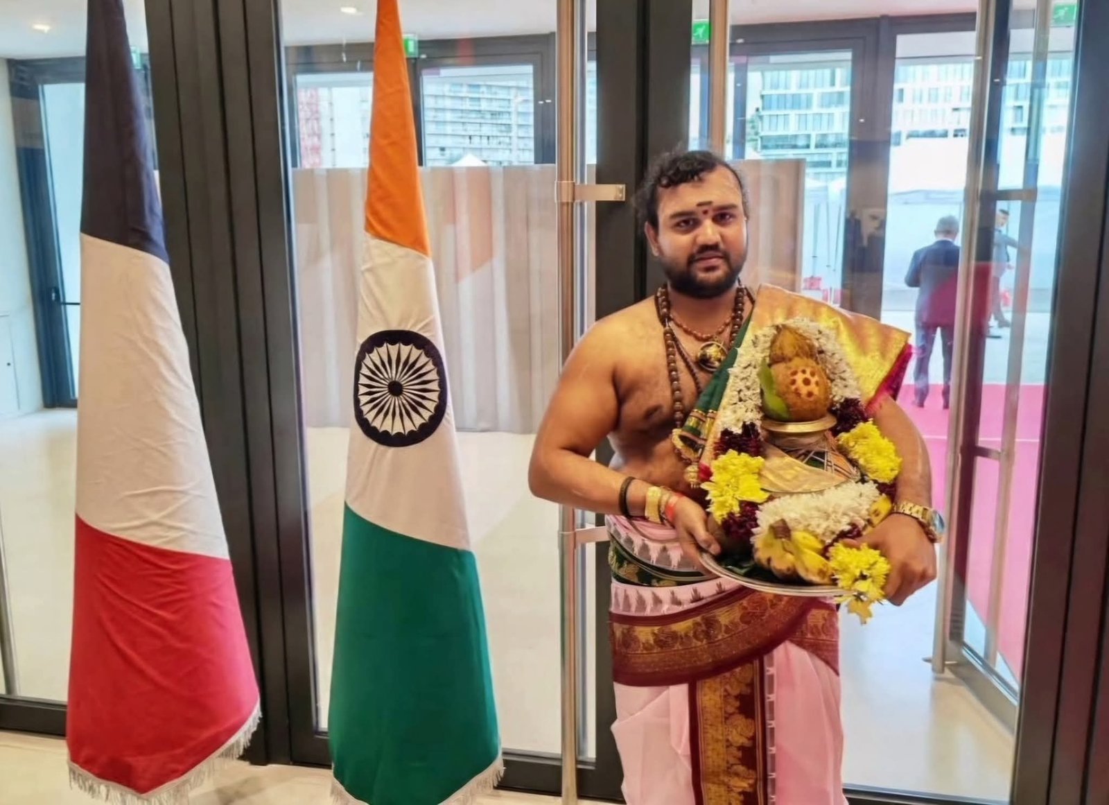 கோவில் அர்ச்சகர் பாலியல் சீண்டலில் ஈடுப்பட்டதாக பெண் காவல்நிலையத்தில் புகார்