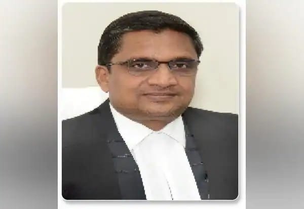 உயர் நீதிமன்றத்தில் புதிய நீதிபதி பொறுப்பேற்பு! உயர் நீதிமன்றத்தில் புதிய நீதிபதி பொறுப்பேற்பு!