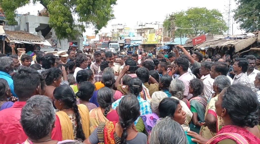 முன்பகை காரணமாக பழிக்கு பலி போலீஸ் ஸ்டேஷனில் கண்டிஷன் பெயிலில் கையெழுத்து போட்டு விட்டு வந்த மூன்று…