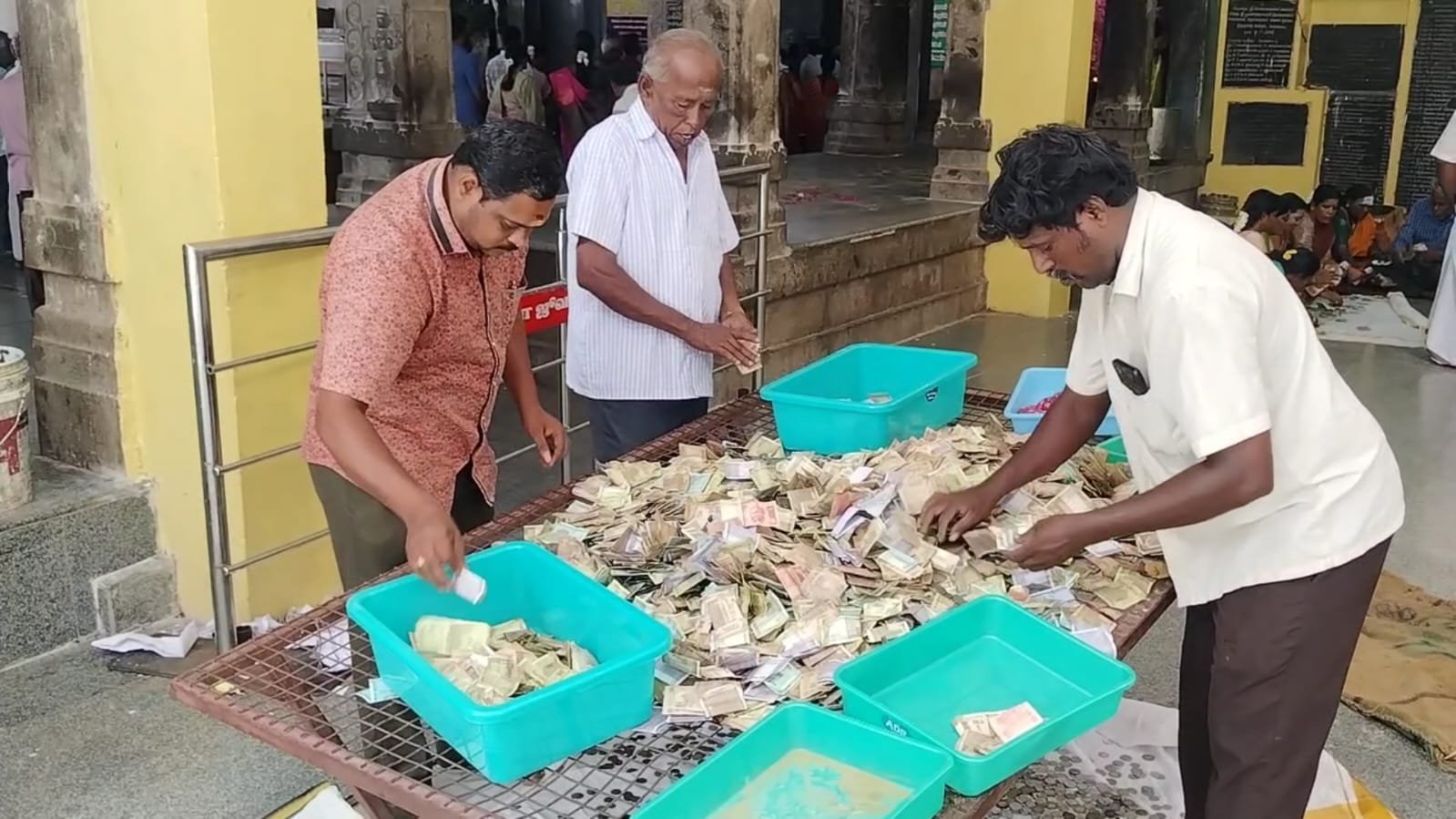 கோவில்பட்டி அருள்தரும் செண்பகவல்லி அம்பாள் கோயிலில் உண்டியல் வருவாயாக ரூ.15. 66 லட்சம் கிடைத்துள்ளது