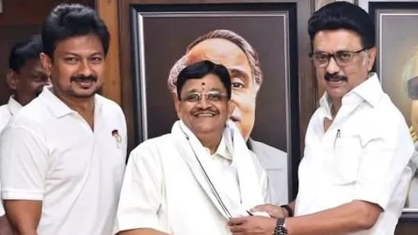 அதிமுக மாஜிகளை தட்டித் தூக்கும் (திமுக) அண்ணா அறிவாலயம்! அதிமுக மாஜிகளை தட்டித் தூக்கும் (திமுக) அண்ணா அறிவாலயம்!