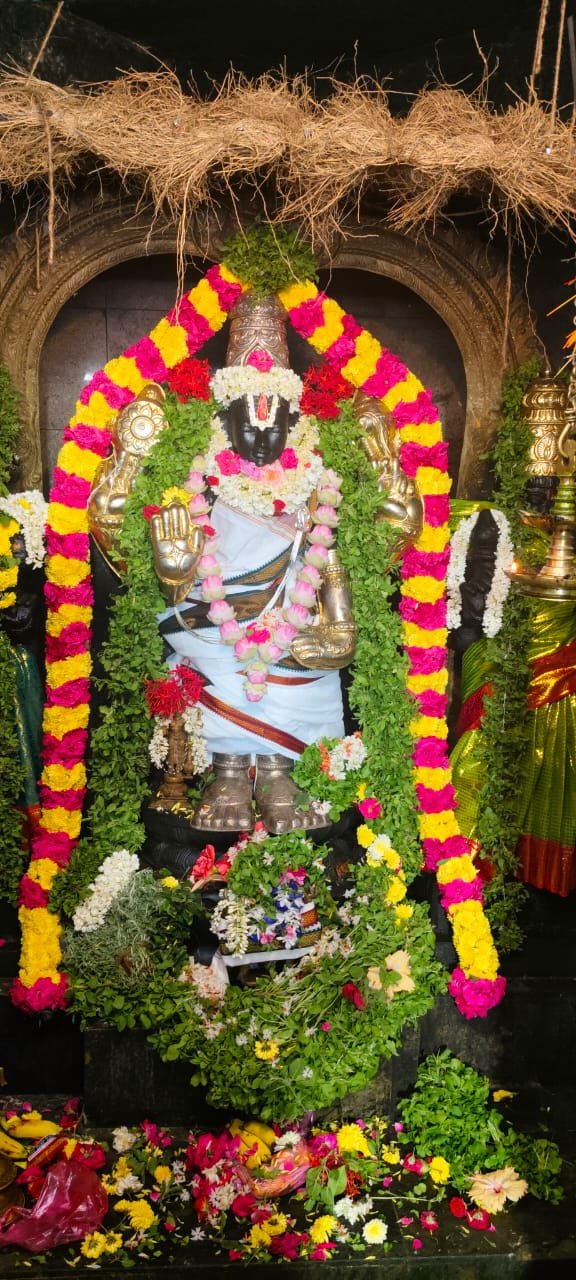 பழைய காட்பாடி ஸ்ரீ வரதராஜ பெருமாள் கோயிலில் விஷ்ணுபதி புண்ணிய கால சிறப்பு பூஜை!