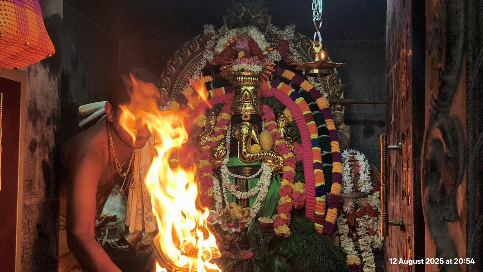 காட்பாடி கழிஞ்சூர் ஸ்ரீசெல்வ விநாயகர் ஆலயத்தில் மகா சங்கடஹர சதுர்த்தி விழா கோலாகலம்!