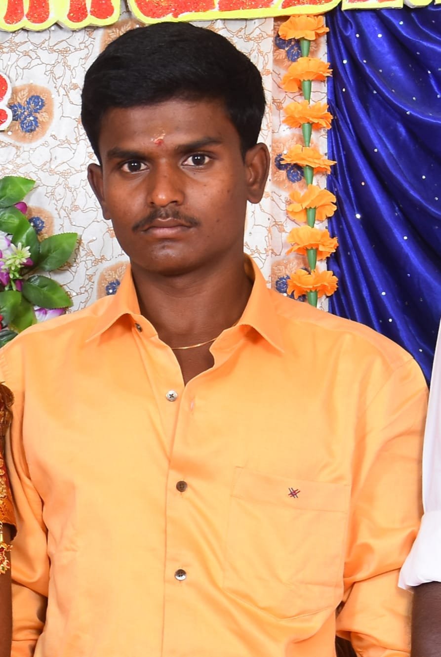 கோவில்பட்டி அருகே சுடுகாட்டில் ஆட்டோ டிரைவர் வெட்டி படுகொலை கோவில்பட்டி அருகே சுடுகாட்டில் ஆட்டோ டிரைவர் வெட்டி படுகொலை