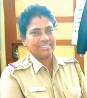 கடலூரில் பெண்ணிடம் தங்க சங்கிலியைப் பறித்தவனிடம் பறிமுதல் செய்த பணத்தை கையாடல் செய்த போலீஸ் இன்ஸ்பெக்டர் சஸ்பெண்ட்