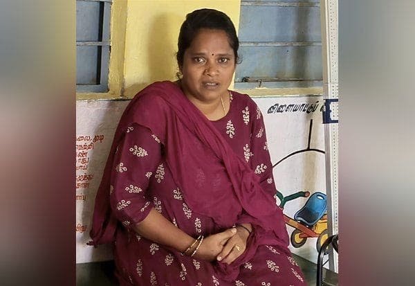 சங்கராபுரம் அருகே பட்டா மாற்றத்திற்கு 4,000 ரூபாய் லஞ்சம் வாங்கிய பெண் வி.ஏ.ஓ., சிக்கி கைது