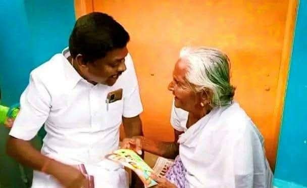 அரசியல் பார்வையாக திகழும் தென்காசி மக்களின் மணம் கவர்ந்த சிவ.பத்மநாதன்