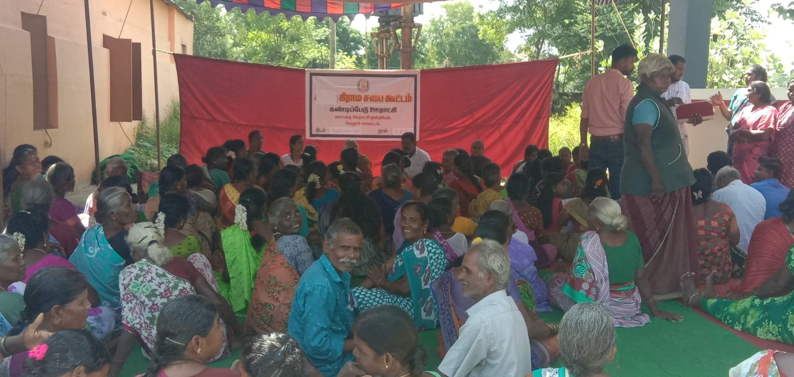 கண்டிப்பேடு ஊராட்சியில் உள்ளாட்சி தினத்தை முன்னிட்டு கிராம சபை கூட்டம்!