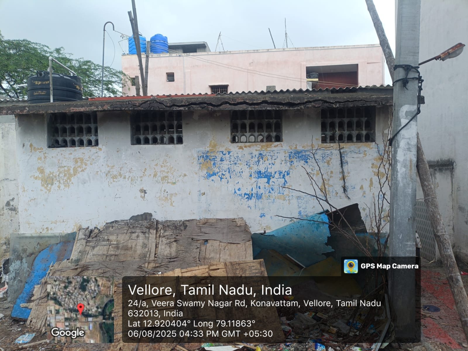 வேலூர் மாநகராட்சி மேயர் வார்டு 31ல் பொதுக்கழிப்பறை இல்லாமல் பெண்கள் கடும் அவதி: அலட்சியம் காட்டும் மேயர் சுஜாதா! வேலூர் மாநகராட்சி மேயர் வார்டு 31ல் பொதுக்கழிப்பறை இல்லாமல் பெண்கள் கடும் அவதி: அலட்சியம் காட்டும் மேயர் சுஜாதா!