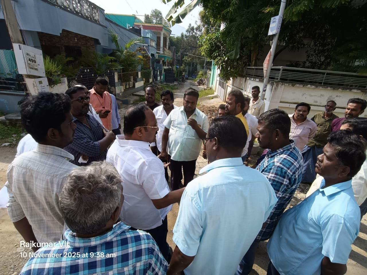 வேலூரில் அமைக்கப்பட்ட தார் மற்றும் சிமெண்ட் சாலைகளை நேரில் பார்வையிட்ட எம்எல்ஏ நந்தகுமார்! 