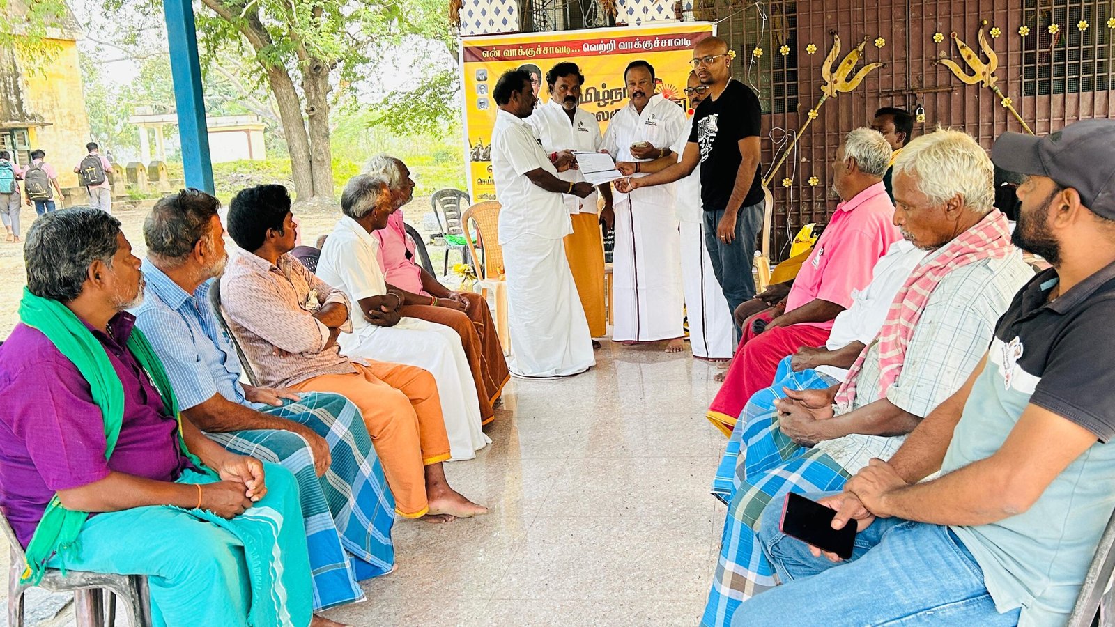 ‘வீடு இருந்தால் தான் கூரை மாற்ற முடியும்’  வெம்பாக்கம் கிழக்கு ஒன்றிய செயலாளர் என்.சங்கர் பேச்சு !