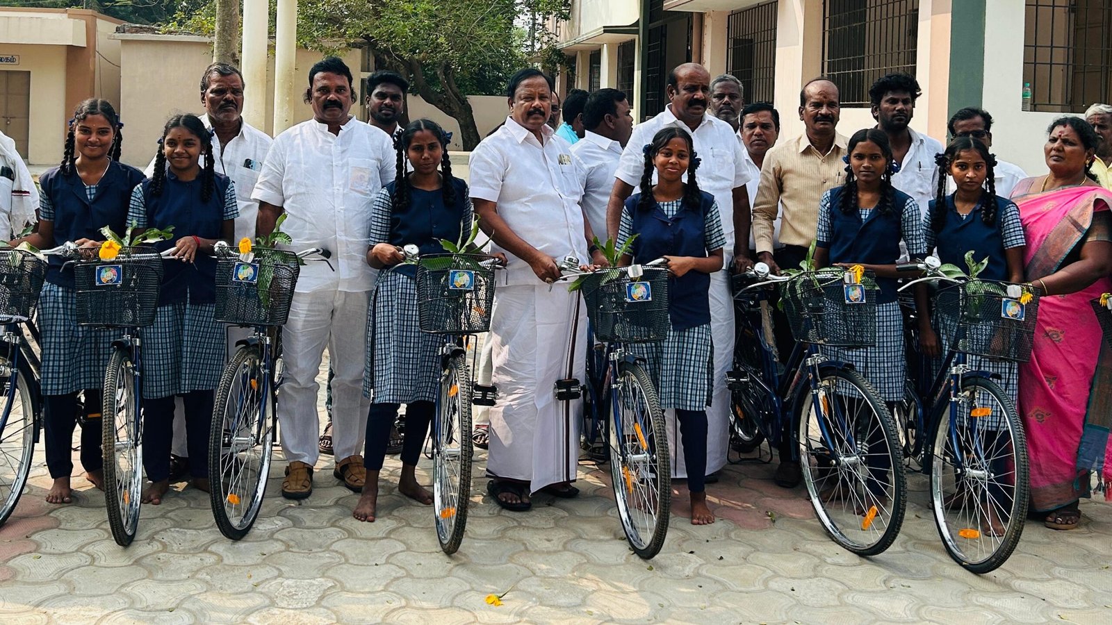 ‘மேனலூர் பள்ளி தலைமை ஆசிரியர் கண்டிப்பானவர் தான்’  ஜோதி எம்.எல்.ஏ., பெருமிதம் !