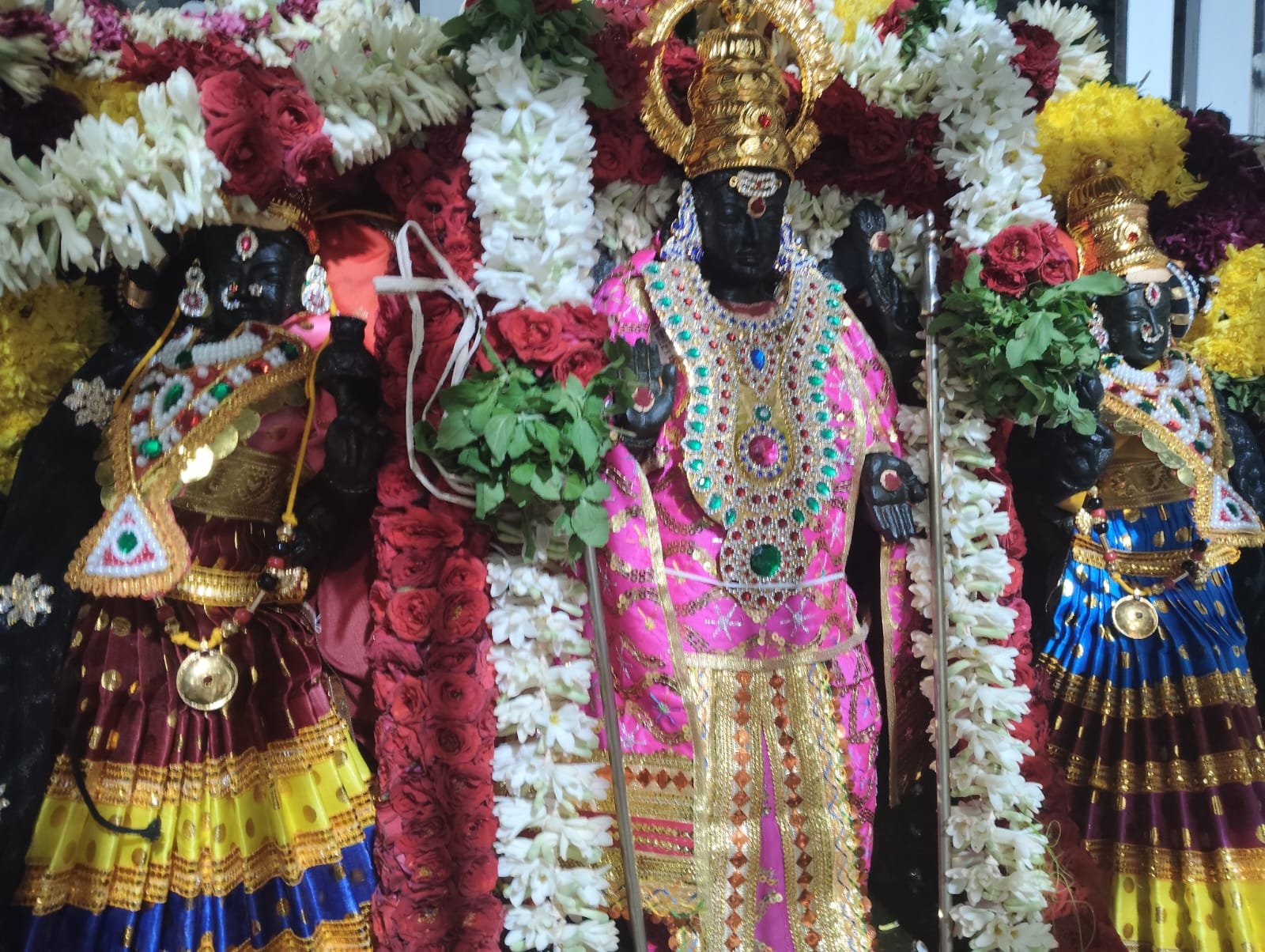 வள்ளி, தேவசேனா சமேத சுப்பிரமணியருக்கு பங்குனி உத்திர சிறப்பு பூஜை! வள்ளி, தேவசேனா சமேத சுப்பிரமணியருக்கு பங்குனி உத்திர சிறப்பு பூஜை!