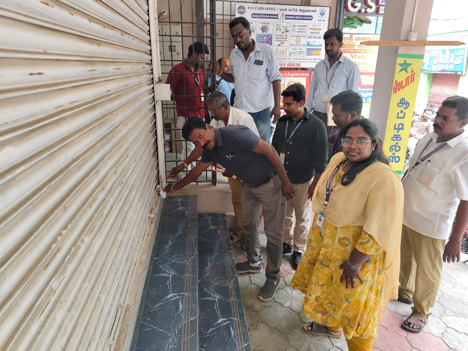 தொழில் உரிமம் பெறாமல் இயங்கிய கடைக்கு மாநகராட்சி அலுவலர்கள் சீல் வைப்பு!